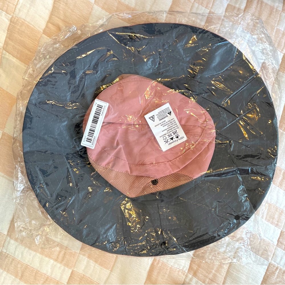 NWT Sunhat, Pink &‎ Gray